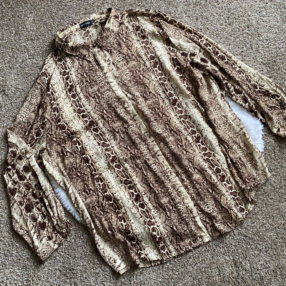 Prettylittlething‎ Snake Print Button Down Top Womens Size 2X Flowy